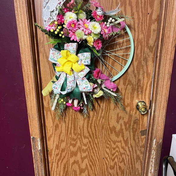 Spring spoke wreath - Picture 4 of 7